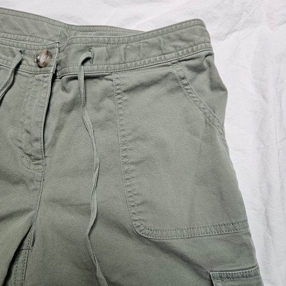 L.L. Bean Womens Favorite Fit 9" Cargo Shorts w/Drawstring Olive Army Green sz 6 - Picture 4 of 7